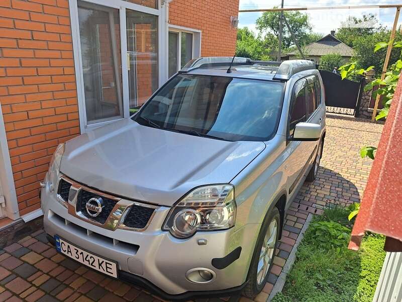 2011 nissan x-trail