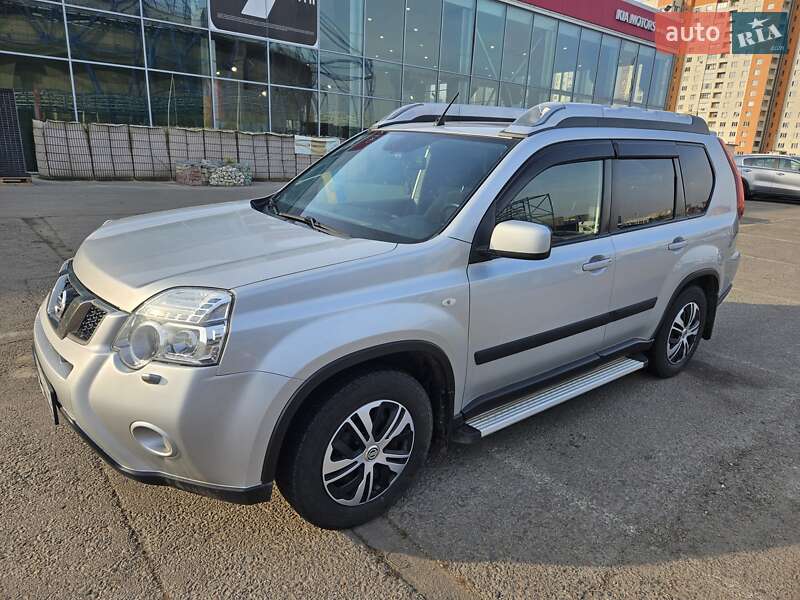 2012 nissan x-trail