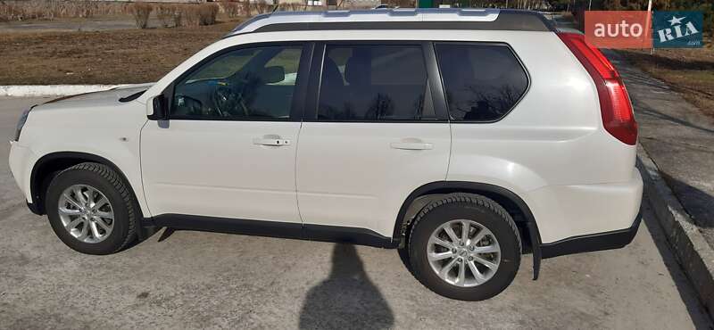 2012 nissan x-trail