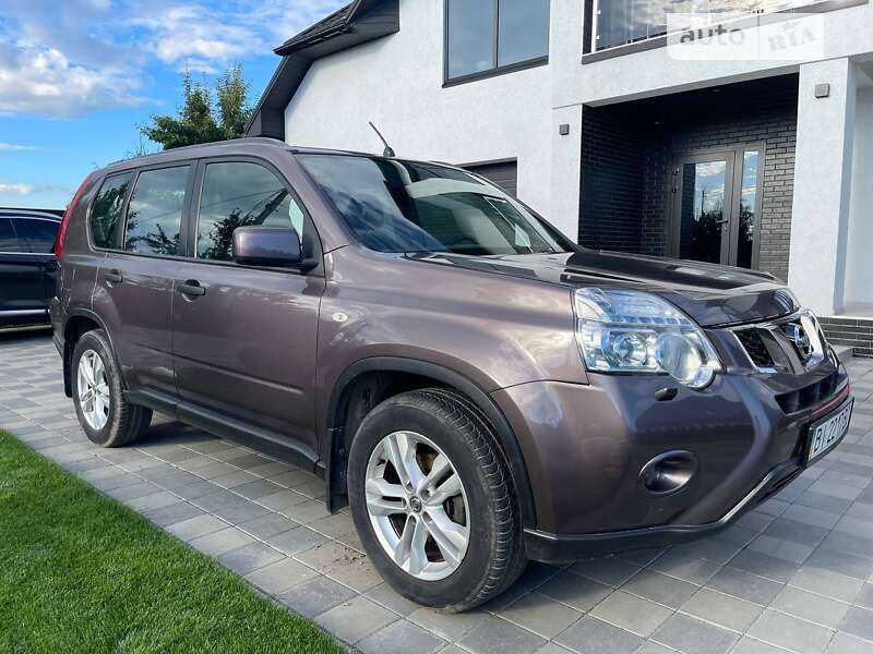 2012 nissan x-trail