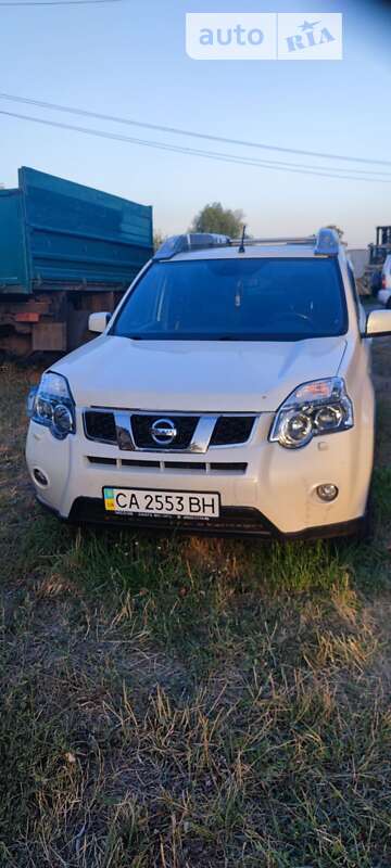 2012 nissan x-trail