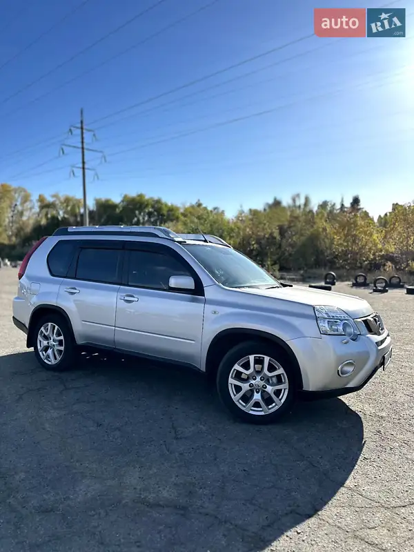 2012 nissan x-trail
