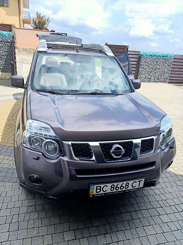 2012 nissan x-trail