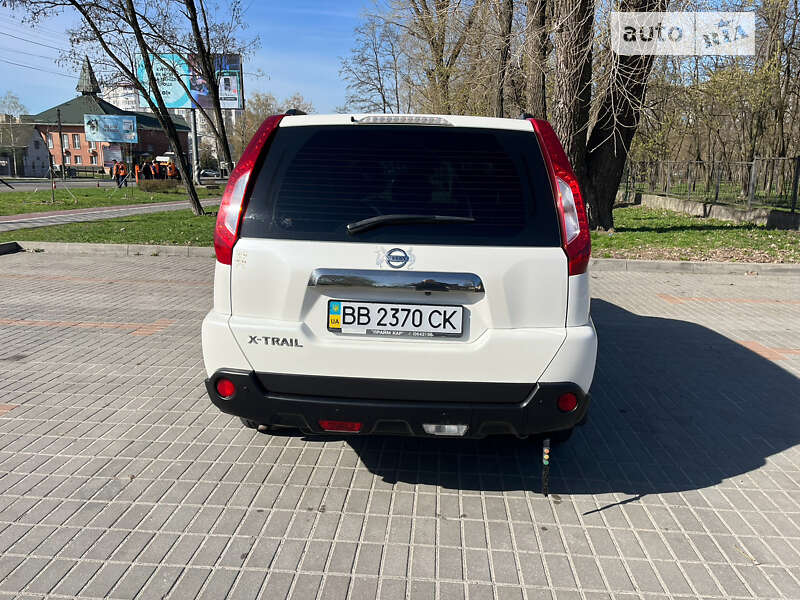 2012 nissan x-trail
