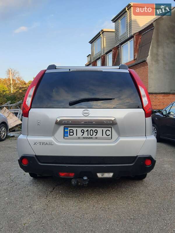 2012 nissan x-trail