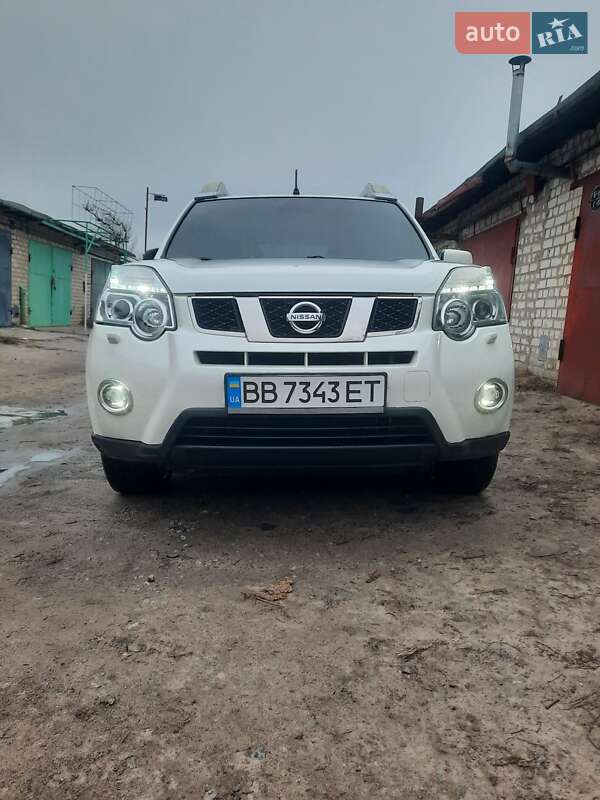 2012 nissan x-trail