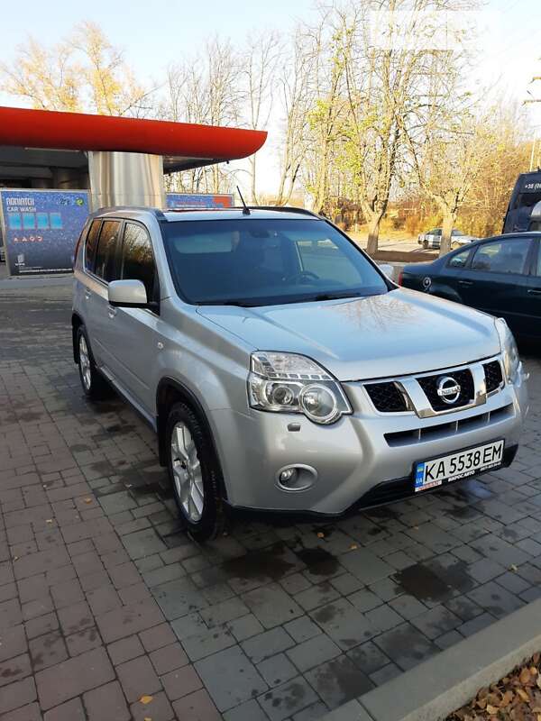 2012 nissan x-trail