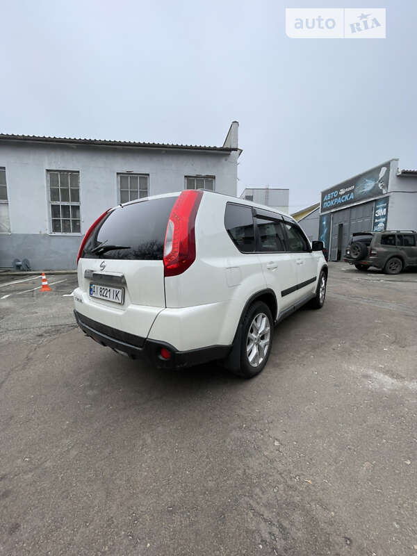 2012 nissan x-trail