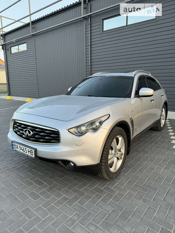 2010 infiniti fx37