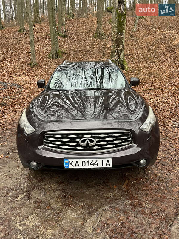 2010 infiniti fx 37