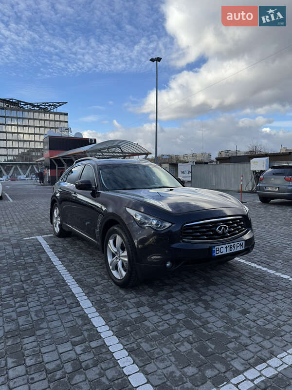 2010 infiniti fx 37