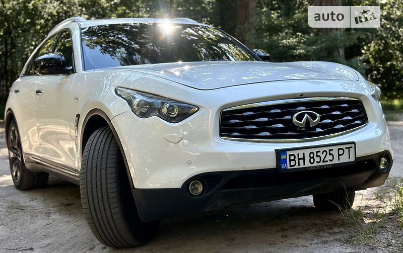2010 infiniti fx37