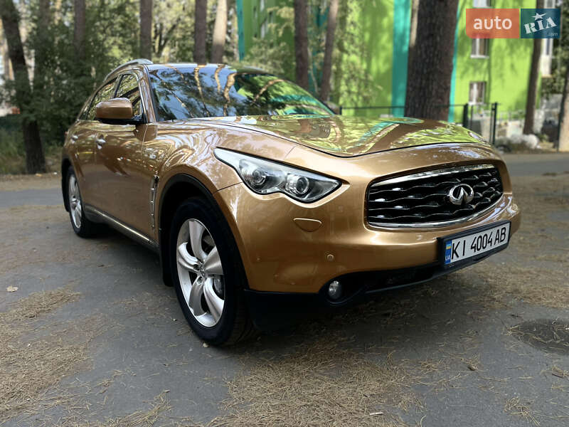 2010 infiniti fx 37