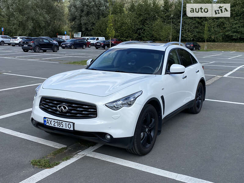 2010 infiniti fx 37