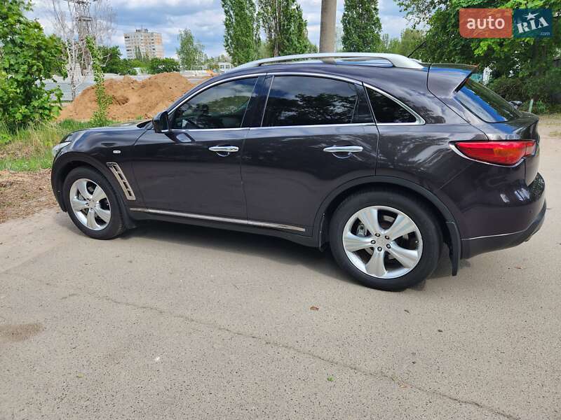 2011 infiniti fx37