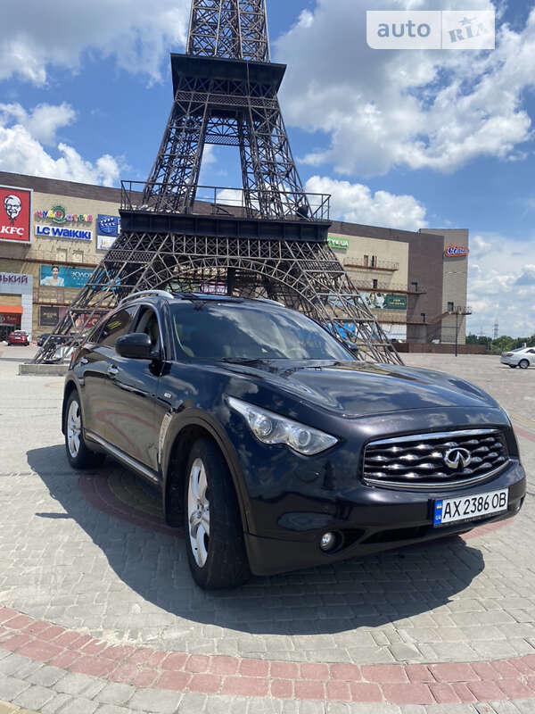 2011 infiniti fx37