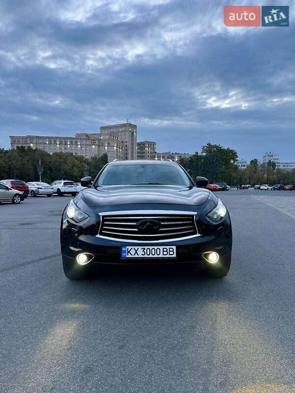 2011 infiniti fx37