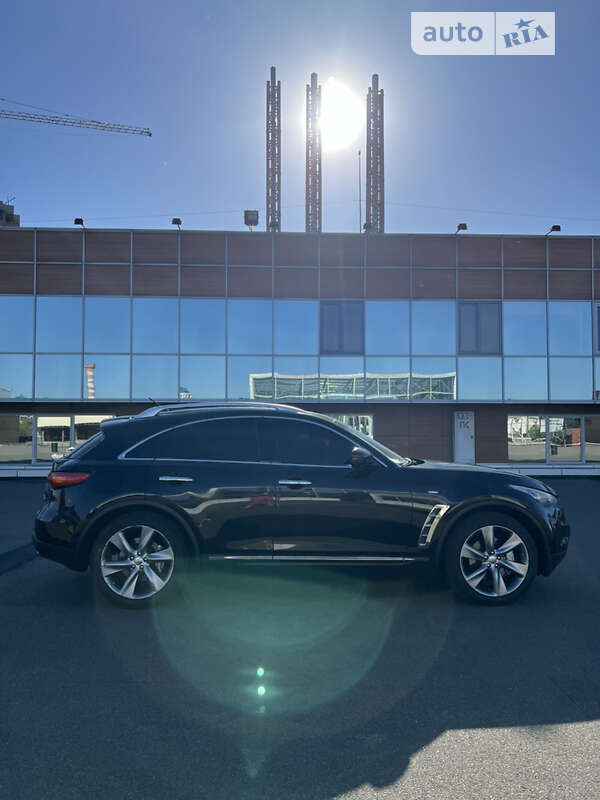 2011 infiniti fx37