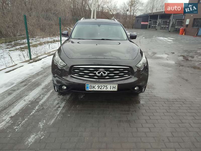 2011 infiniti fx37