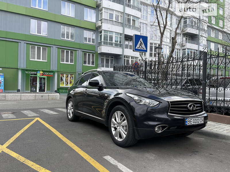 2012 infiniti fx37