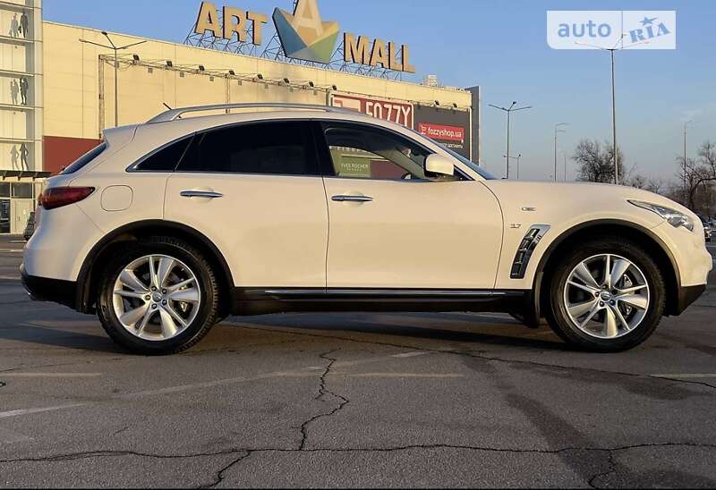2015 infiniti qx70