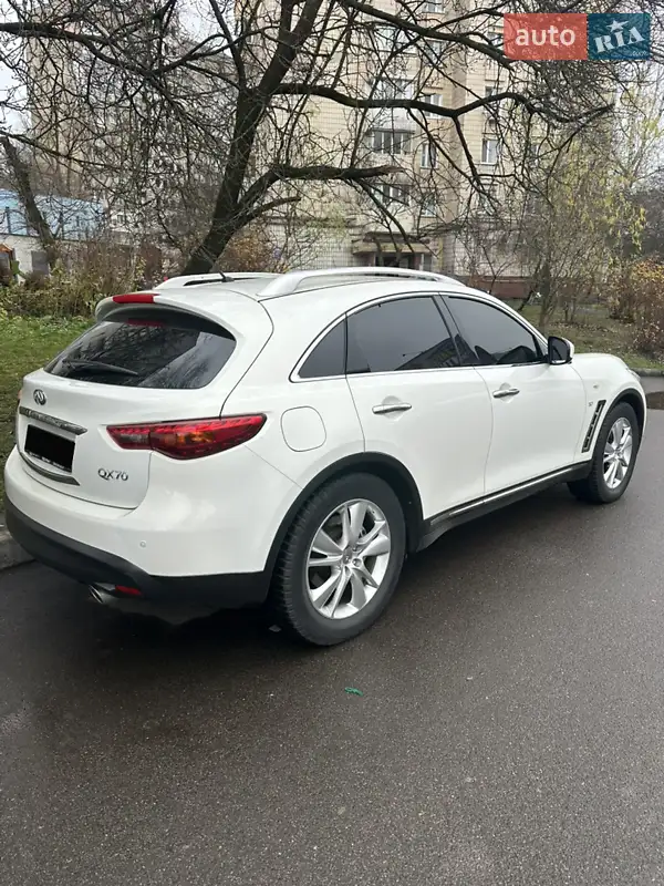 2016 infiniti qx70
