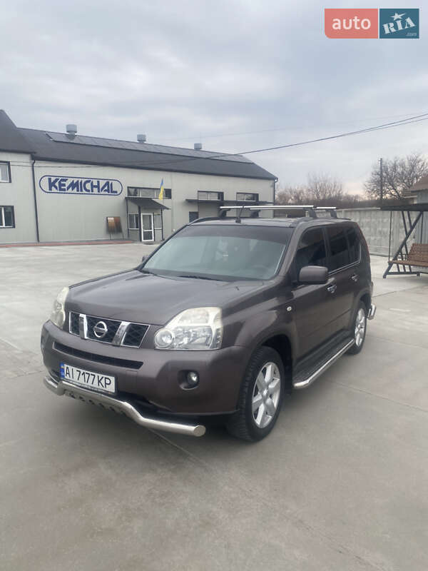 2010 nissan x-trail