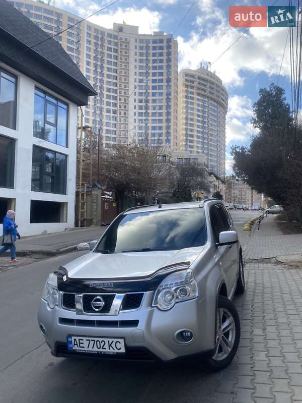 2010 nissan x-trail