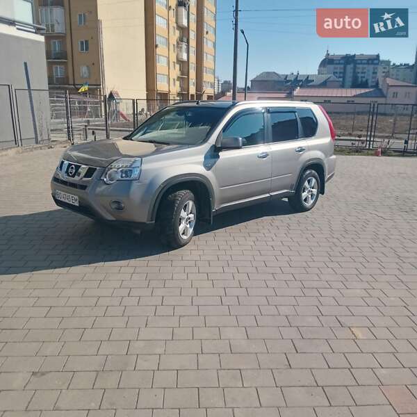 2010 nissan x-trail