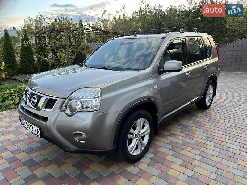 2010 nissan x-trail