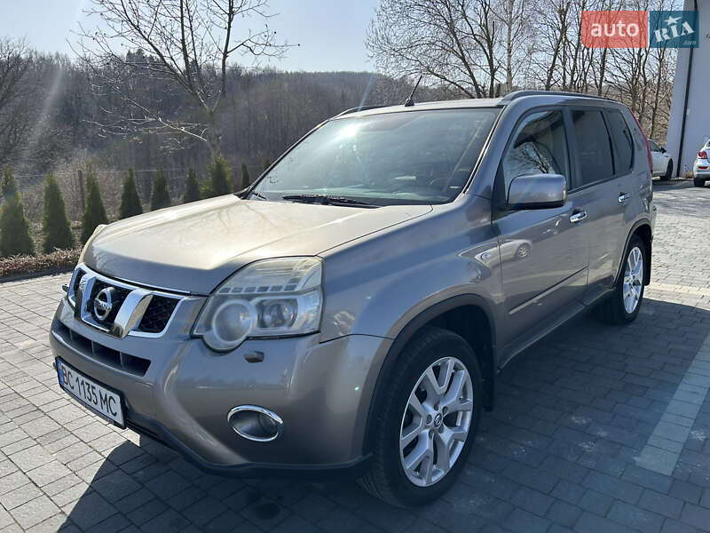 2010 nissan x-trail