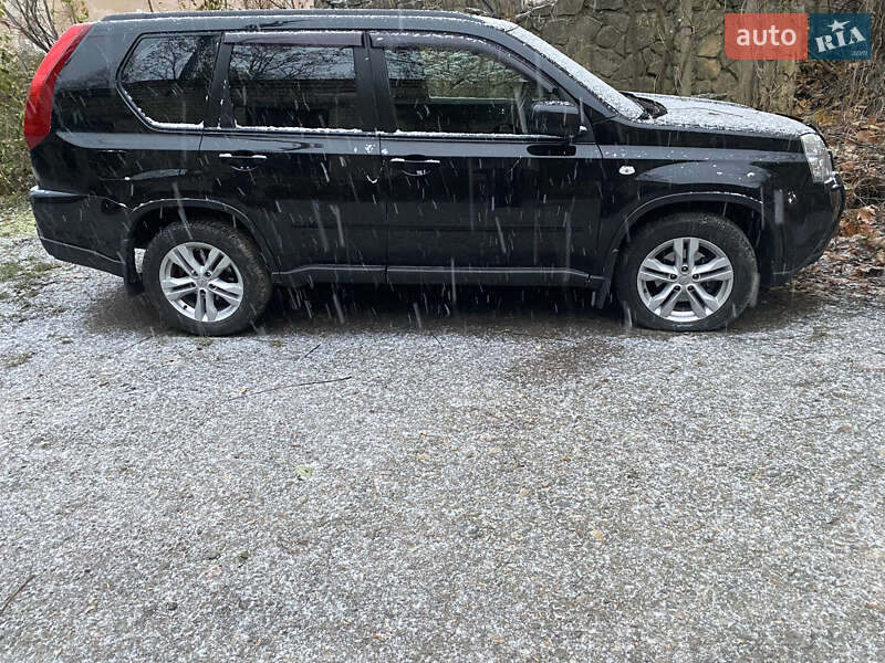 2011 nissan x-trail