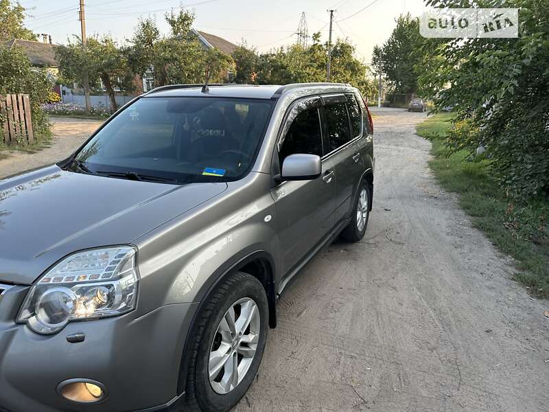 2011 nissan x-trail