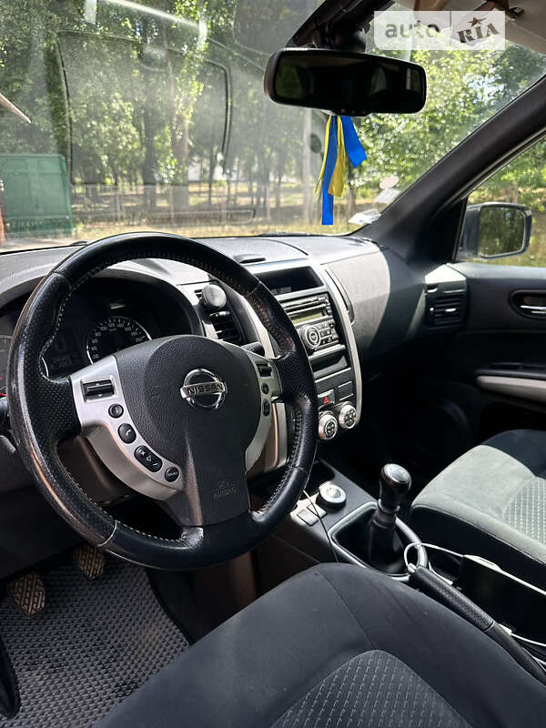 2011 nissan x-trail