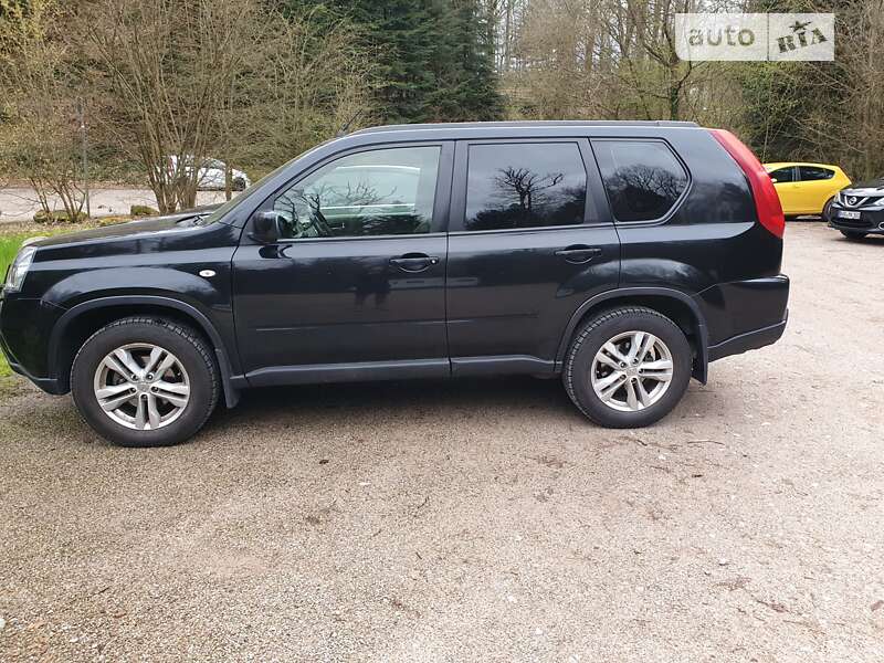 2012 nissan x-trail