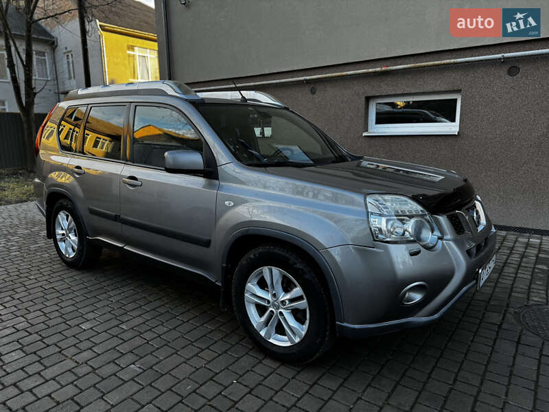 2012 nissan x-trail