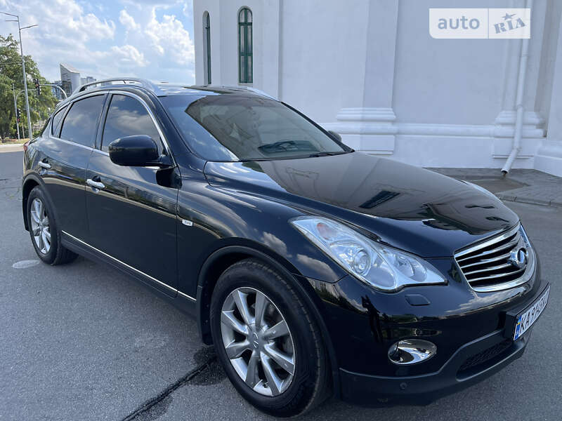 2011 infiniti ex25