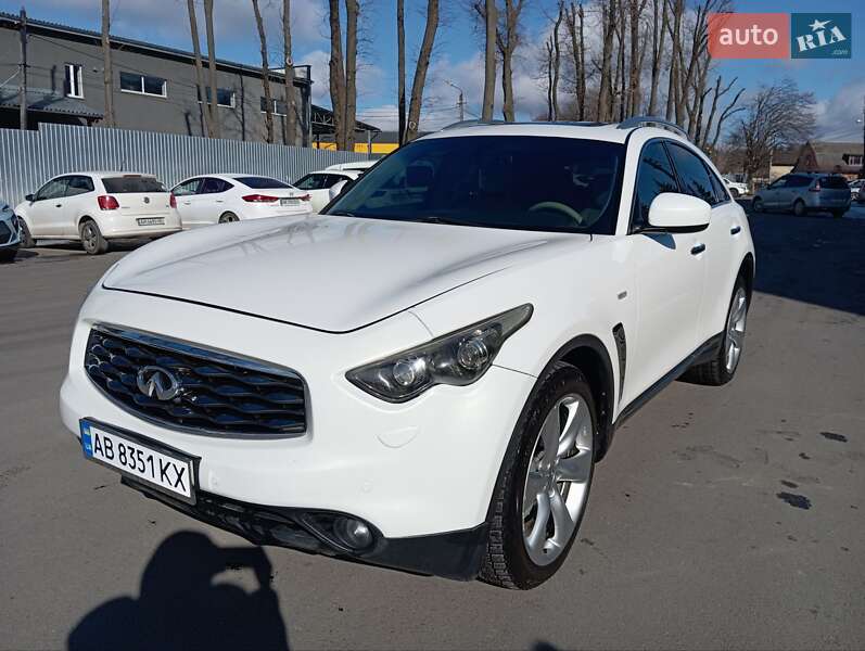 2010 infiniti fx30d