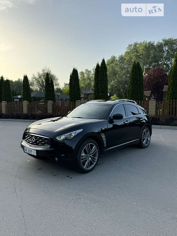 2010 infiniti fx30d