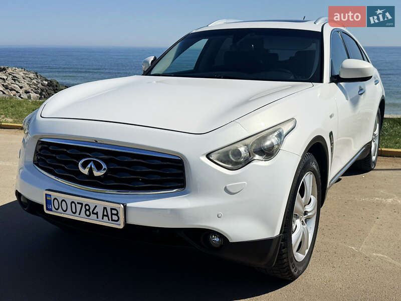 2011 infiniti fx30d