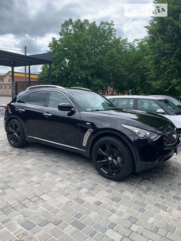 2011 infiniti fx30d