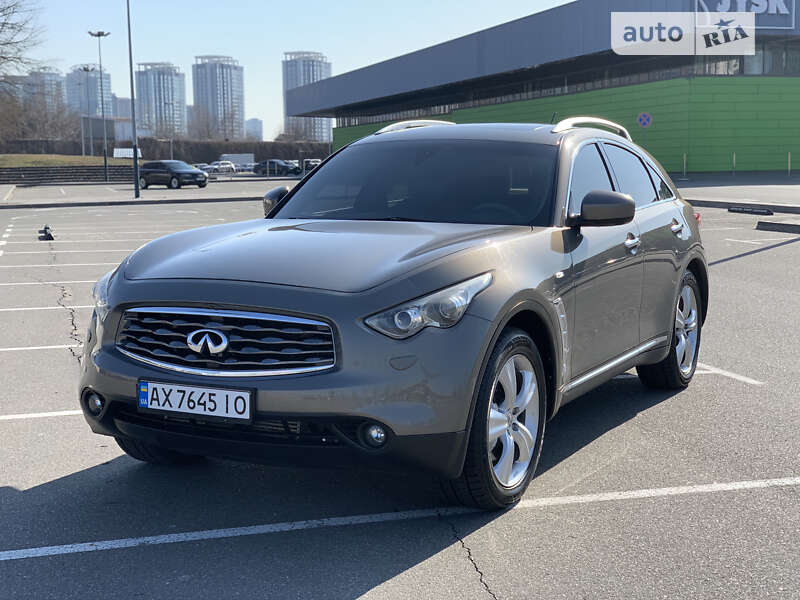 2011 infiniti fx30d