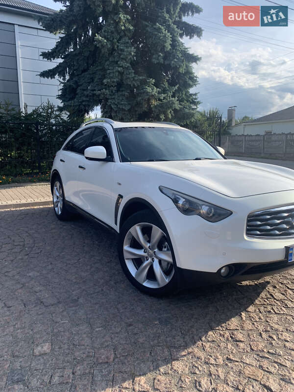 2011 infiniti fx30d