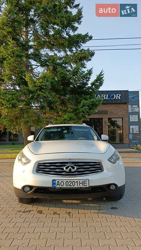 2011 infiniti fx30d