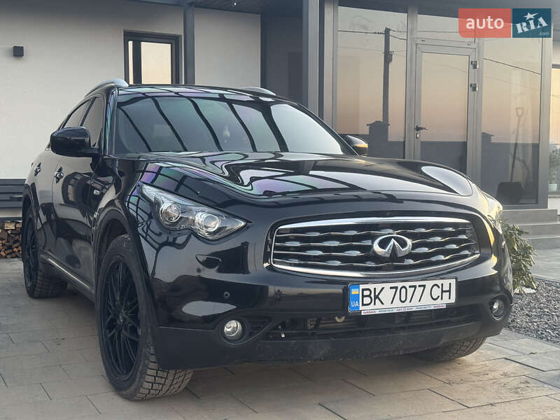 2011 infiniti fx30d