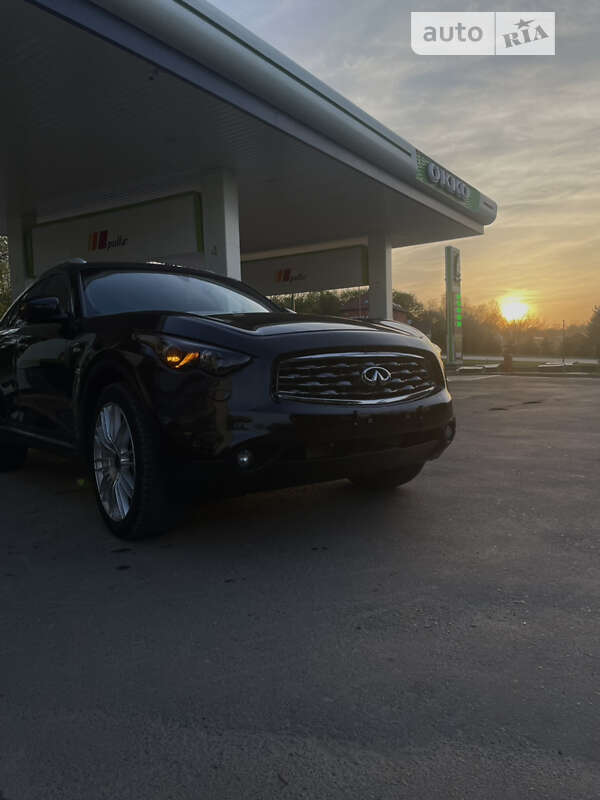2011 infiniti fx30d
