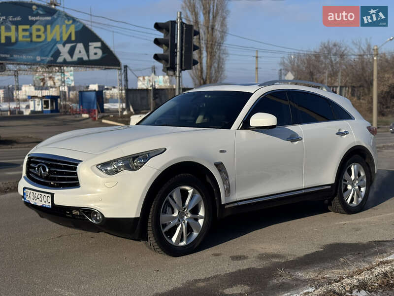 2011 infiniti fx 30
