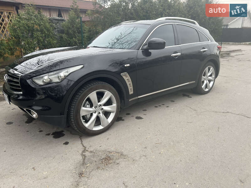 2012 infiniti fx30d