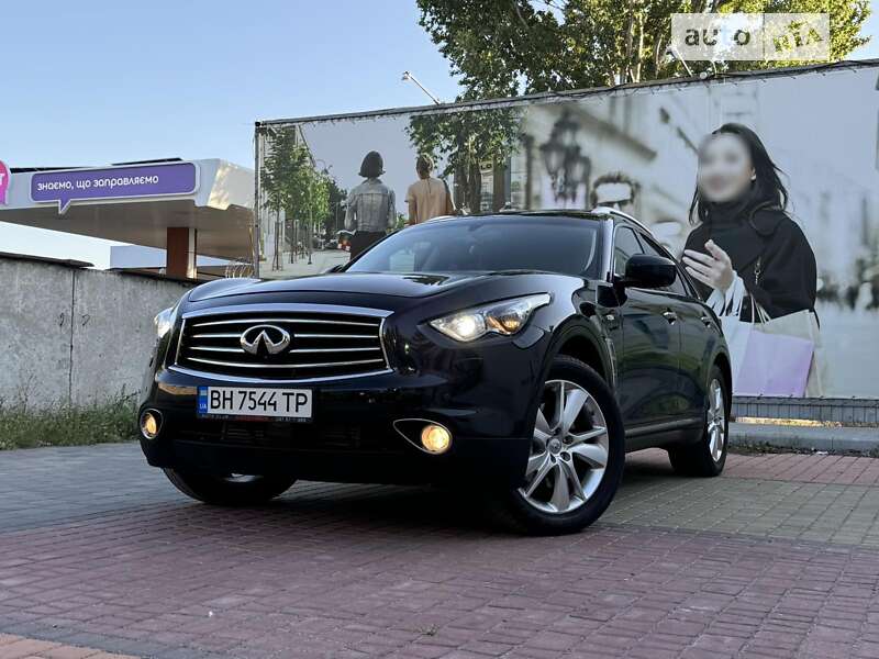 2012 infiniti fx30d