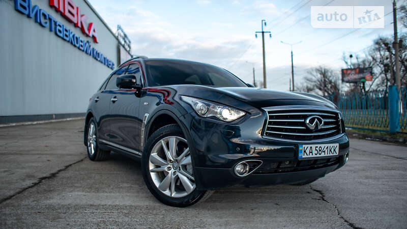 2012 infiniti fx30d